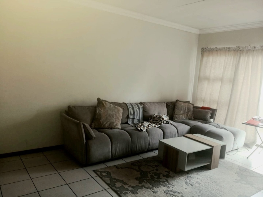 2 Bedroom Property for Sale in Buccleuch Gauteng