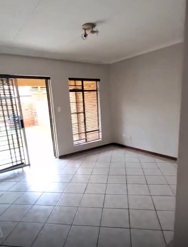 To Let 2 Bedroom Property for Rent in Equestria Gauteng