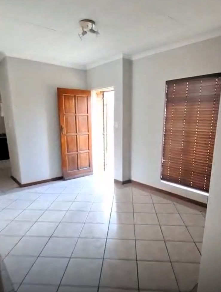 To Let 2 Bedroom Property for Rent in Equestria Gauteng