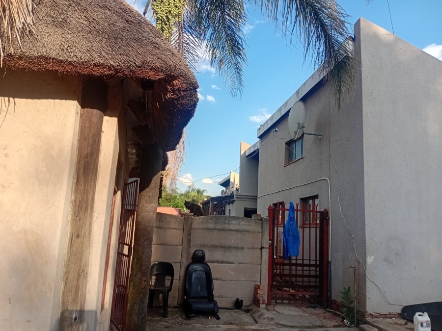 Bedroom Property for Sale in Jan Niemand Park Gauteng