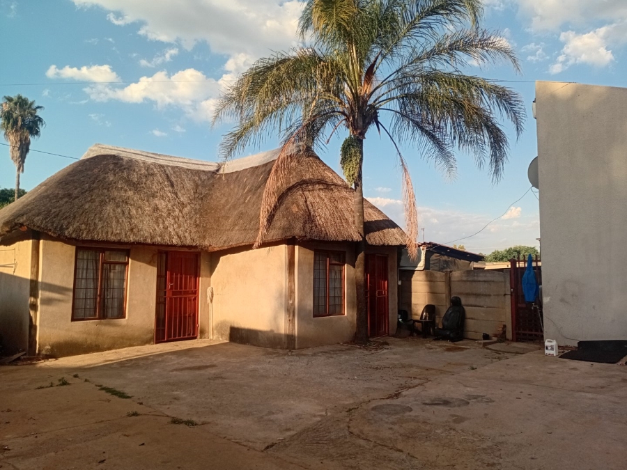  Bedroom Property for Sale in Jan Niemand Park Gauteng
