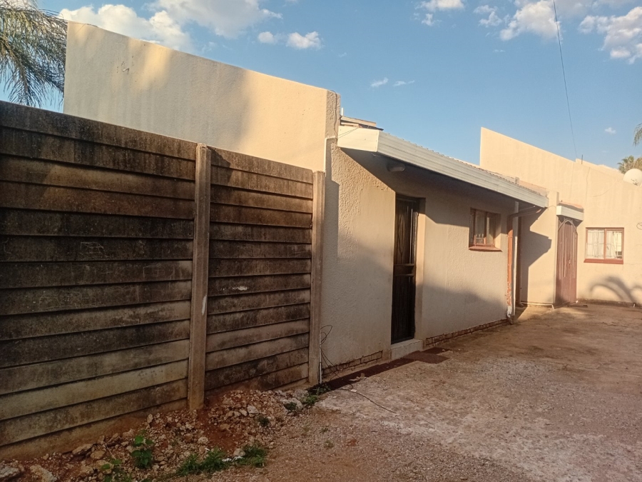  Bedroom Property for Sale in Jan Niemand Park Gauteng