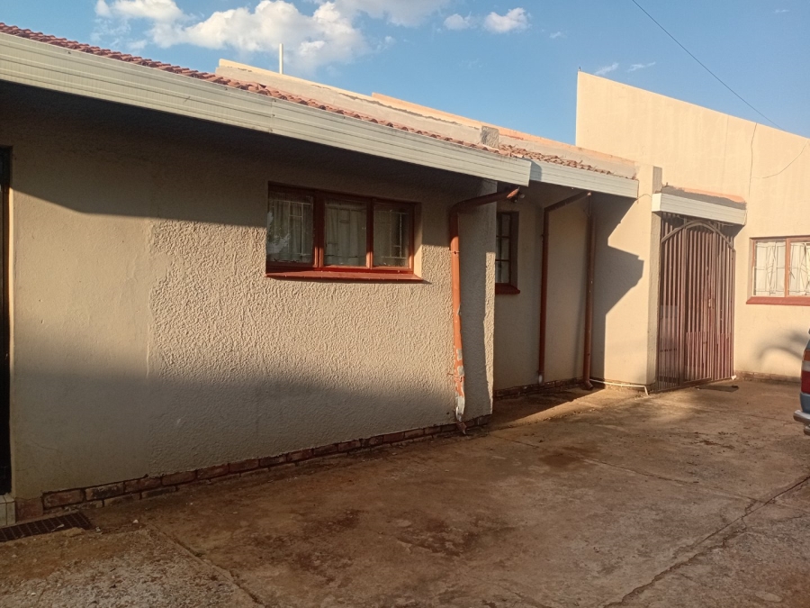  Bedroom Property for Sale in Jan Niemand Park Gauteng