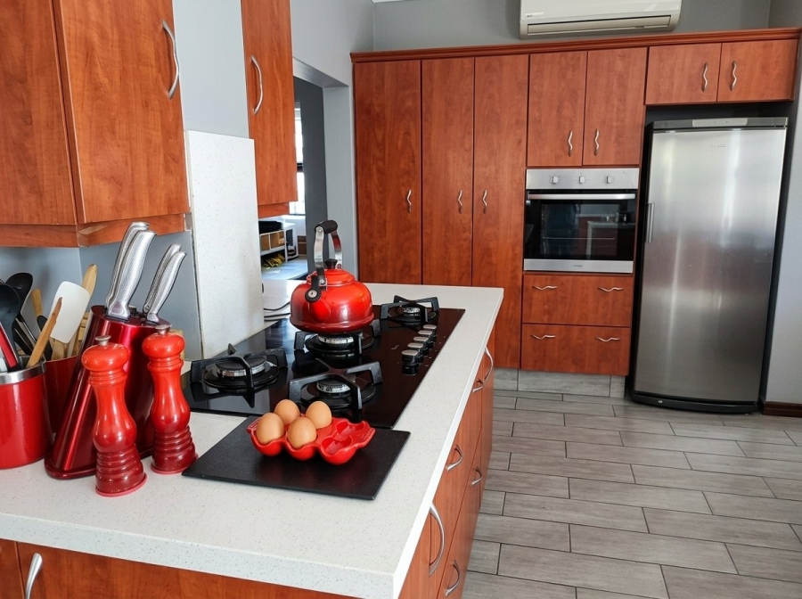 3 Bedroom Property for Sale in Glen Marais Gauteng