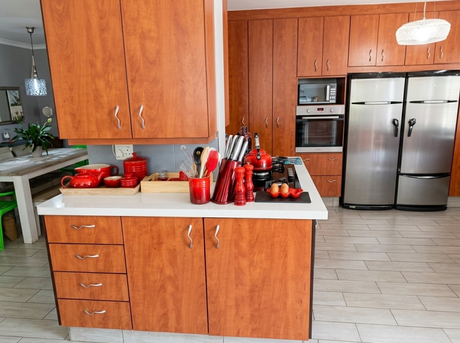 3 Bedroom Property for Sale in Glen Marais Gauteng