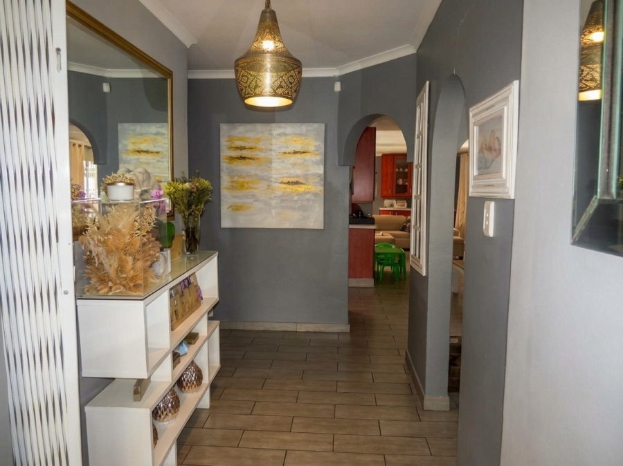 3 Bedroom Property for Sale in Glen Marais Gauteng