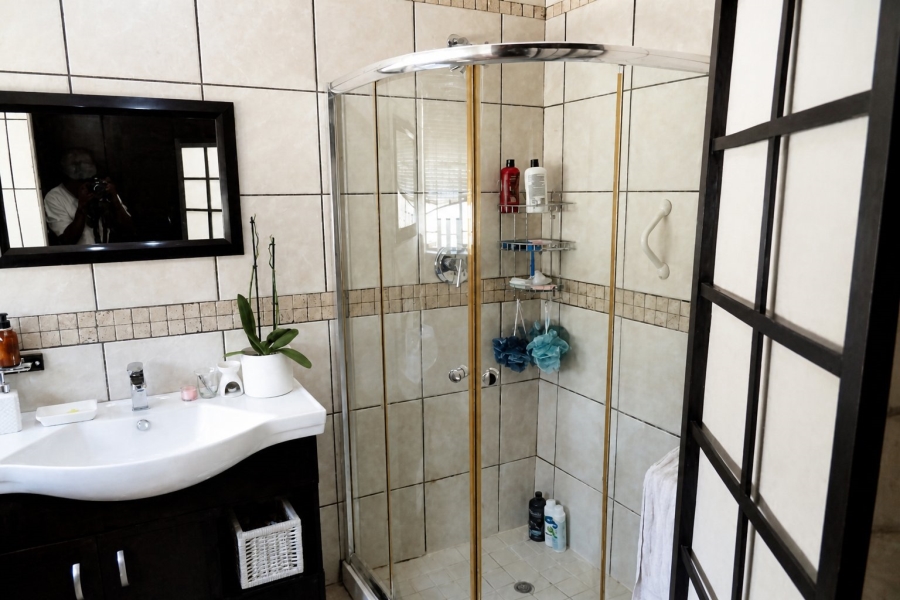 3 Bedroom Property for Sale in Glen Marais Gauteng