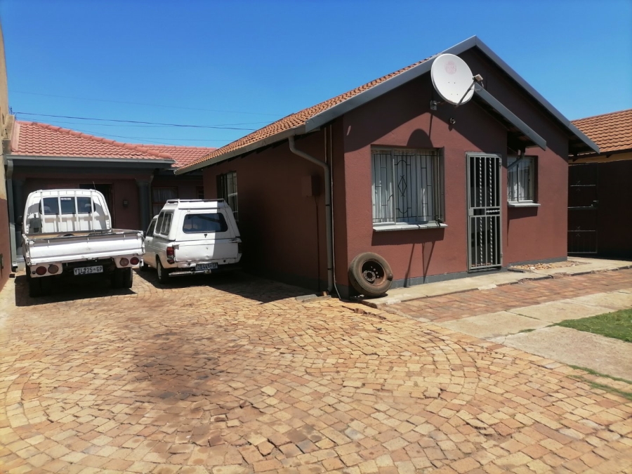2 Bedroom Property for Sale in Protea Glen Gauteng