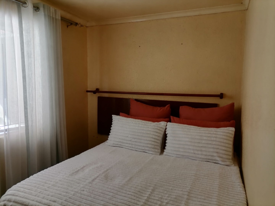 2 Bedroom Property for Sale in Protea Glen Gauteng