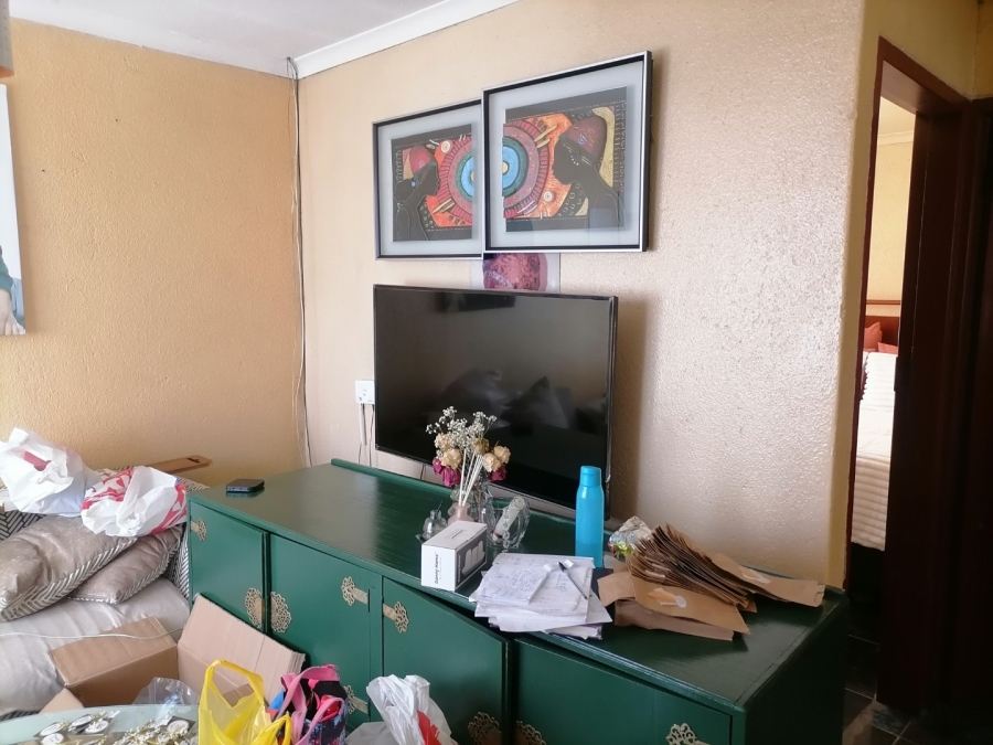 2 Bedroom Property for Sale in Protea Glen Gauteng