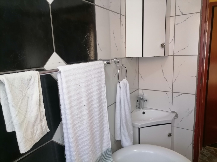2 Bedroom Property for Sale in Protea Glen Gauteng
