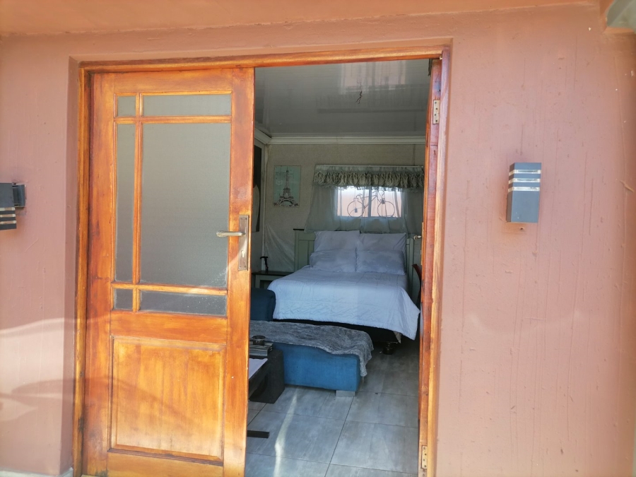 2 Bedroom Property for Sale in Protea Glen Gauteng