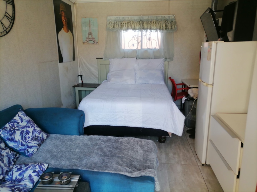 2 Bedroom Property for Sale in Protea Glen Gauteng