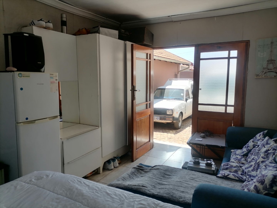 2 Bedroom Property for Sale in Protea Glen Gauteng