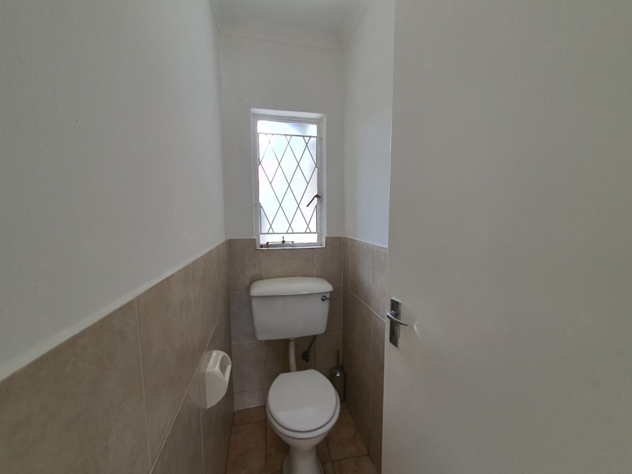 4 Bedroom Property for Sale in Bloubosrand Gauteng