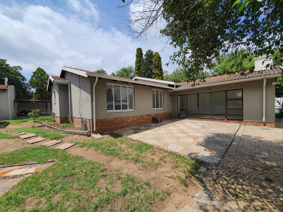4 Bedroom Property for Sale in Bloubosrand Gauteng