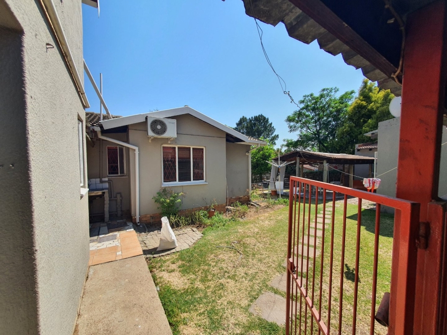 4 Bedroom Property for Sale in Bloubosrand Gauteng