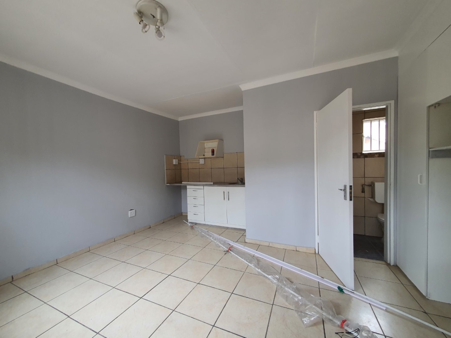 4 Bedroom Property for Sale in Bloubosrand Gauteng