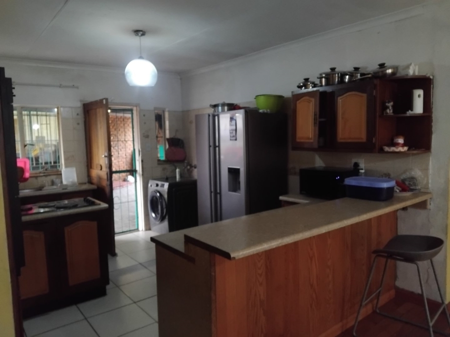 4 Bedroom Property for Sale in Rooihuiskraal Gauteng