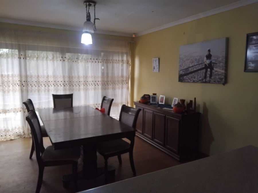 4 Bedroom Property for Sale in Rooihuiskraal Gauteng