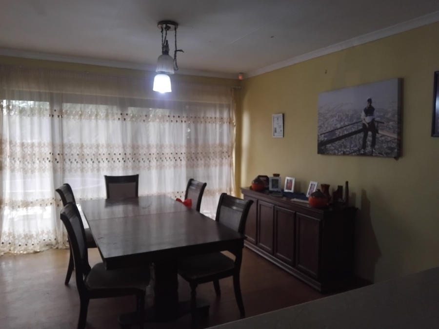 4 Bedroom Property for Sale in Rooihuiskraal Gauteng