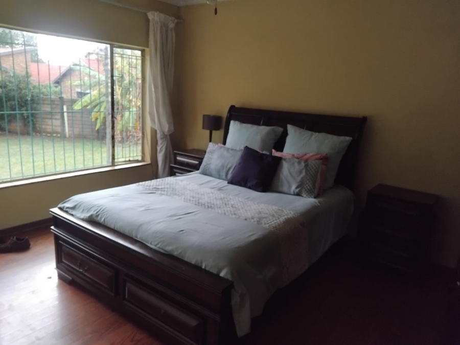 4 Bedroom Property for Sale in Rooihuiskraal Gauteng