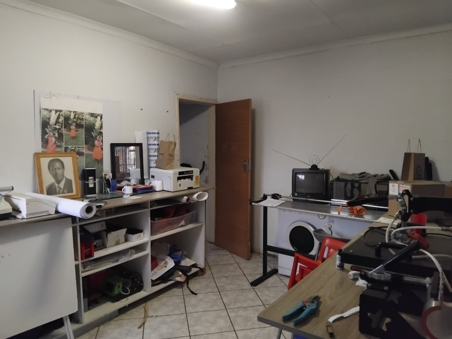4 Bedroom Property for Sale in Rooihuiskraal Gauteng