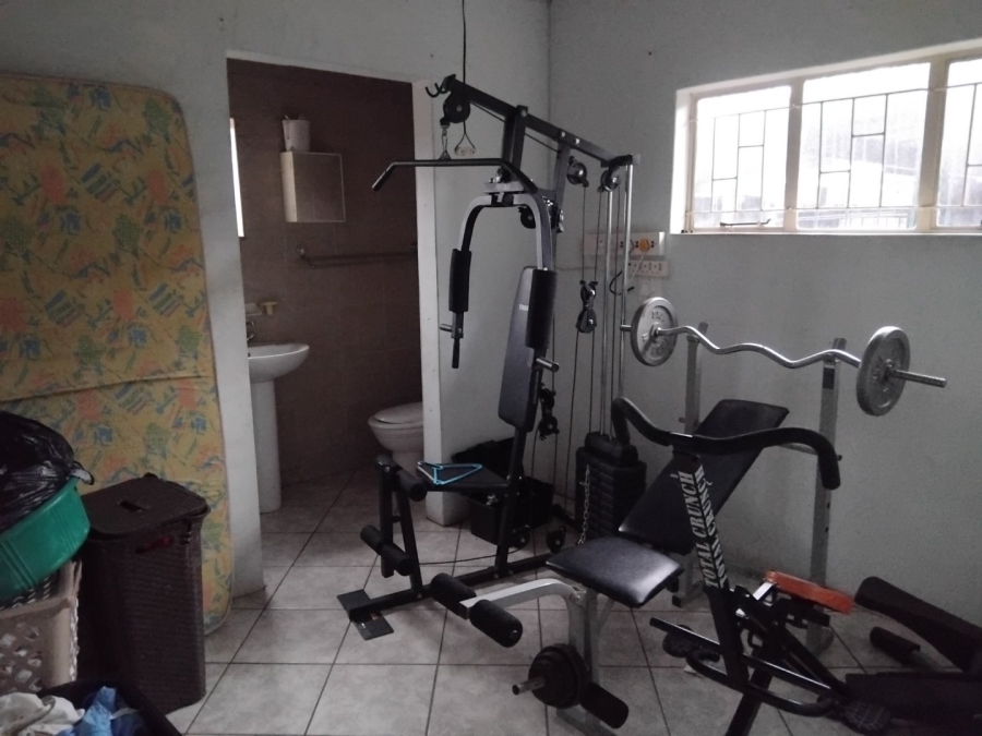 4 Bedroom Property for Sale in Rooihuiskraal Gauteng