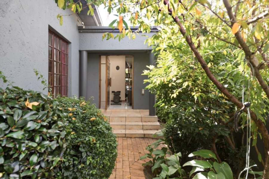 5 Bedroom Property for Sale in Kensington Gauteng