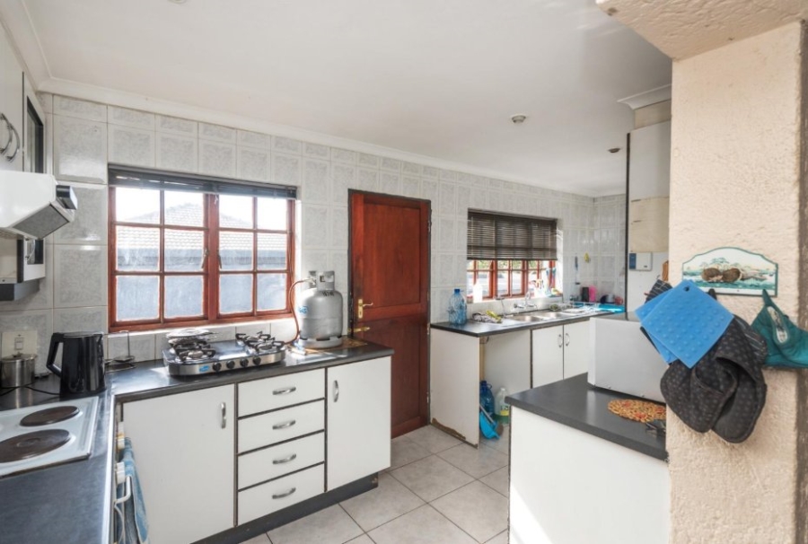 5 Bedroom Property for Sale in Kensington Gauteng