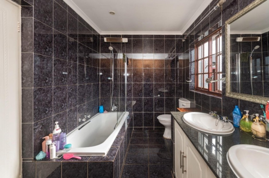 5 Bedroom Property for Sale in Kensington Gauteng