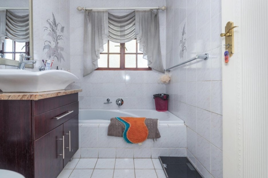 5 Bedroom Property for Sale in Kensington Gauteng