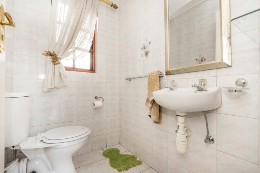 5 Bedroom Property for Sale in Kensington Gauteng