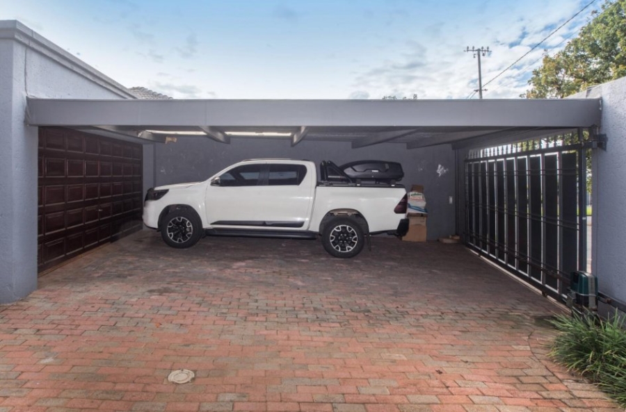 5 Bedroom Property for Sale in Kensington Gauteng