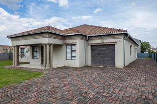 5 Bedroom Property for Sale in Theresa Park Gauteng