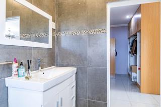 5 Bedroom Property for Sale in Theresa Park Gauteng
