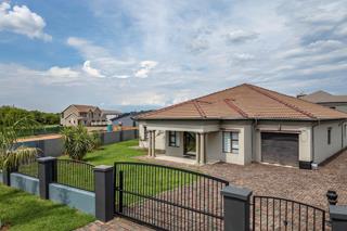 5 Bedroom Property for Sale in Theresa Park Gauteng
