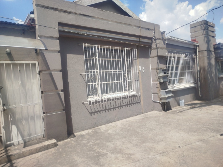 7 Bedroom Property for Sale in Rosettenville Gauteng