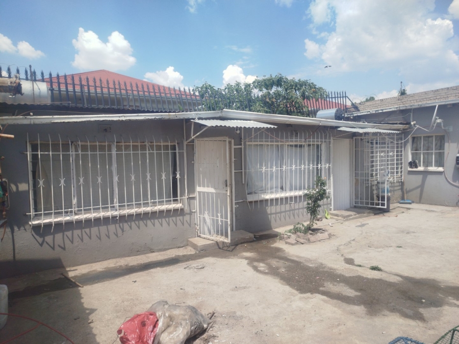 7 Bedroom Property for Sale in Rosettenville Gauteng