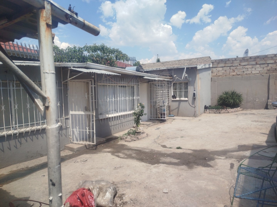 7 Bedroom Property for Sale in Rosettenville Gauteng