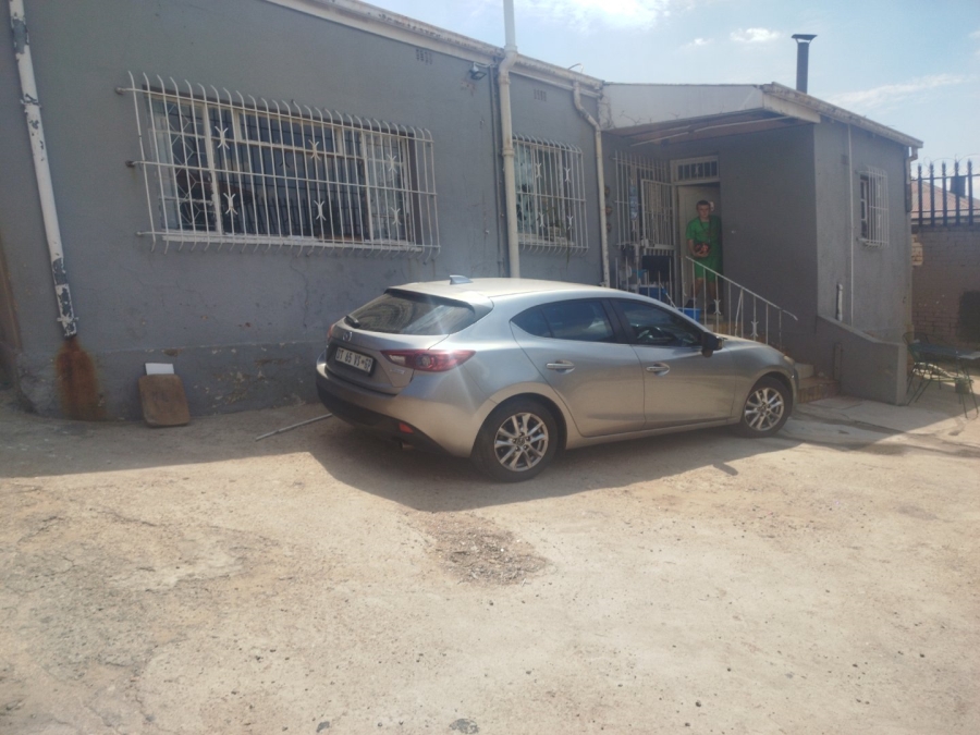 7 Bedroom Property for Sale in Rosettenville Gauteng