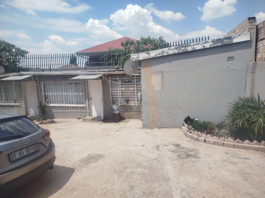 7 Bedroom Property for Sale in Rosettenville Gauteng
