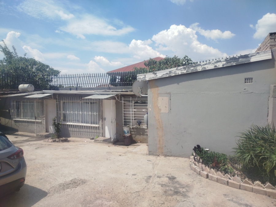 7 Bedroom Property for Sale in Rosettenville Gauteng