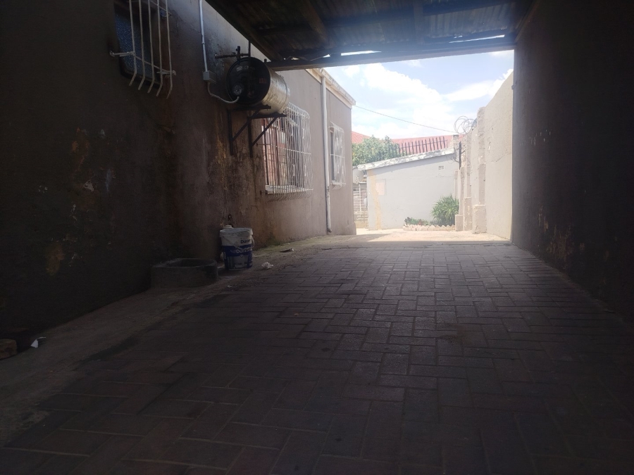 7 Bedroom Property for Sale in Rosettenville Gauteng