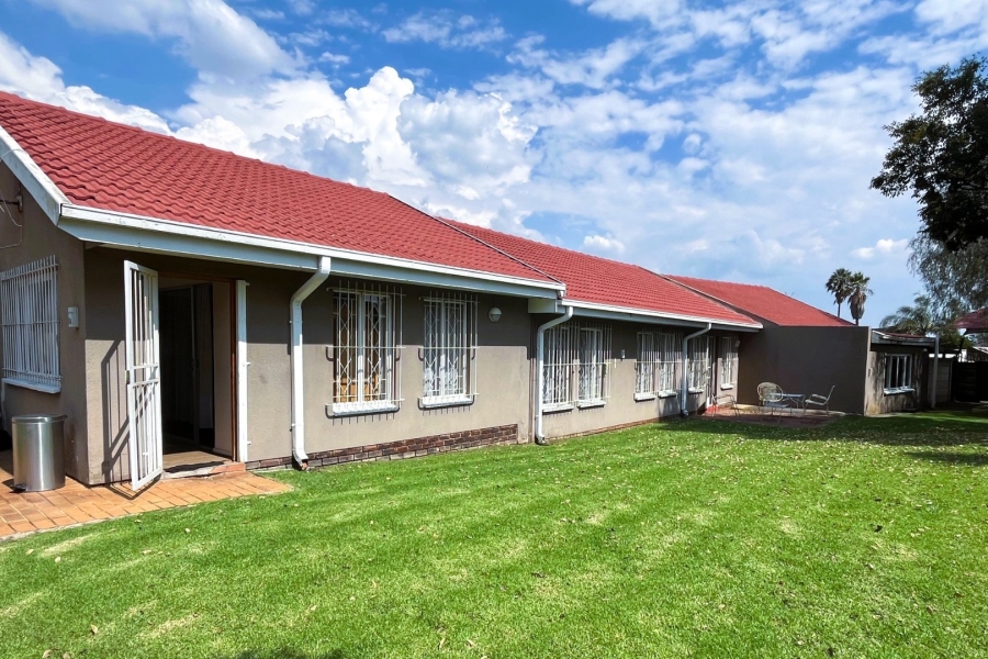 4 Bedroom Property for Sale in Brackendowns Gauteng