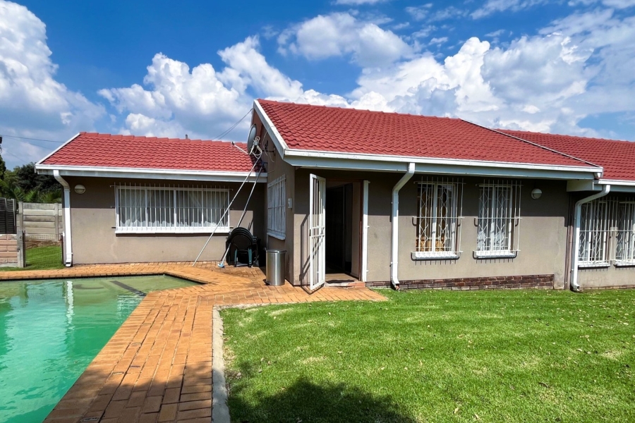 4 Bedroom Property for Sale in Brackendowns Gauteng