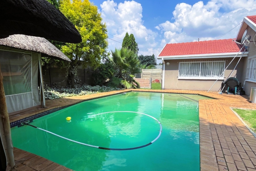 4 Bedroom Property for Sale in Brackendowns Gauteng