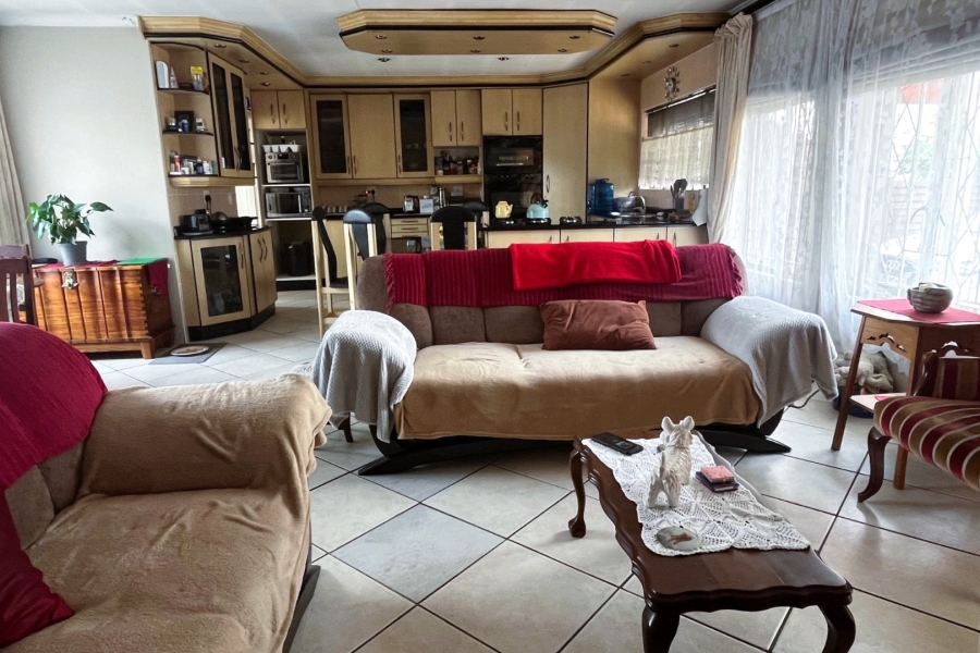 4 Bedroom Property for Sale in Brackendowns Gauteng