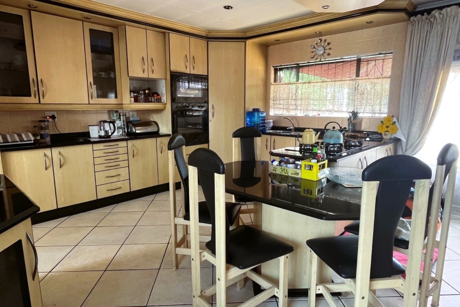4 Bedroom Property for Sale in Brackendowns Gauteng