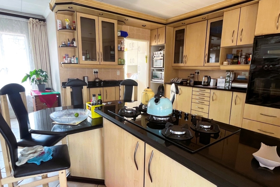 4 Bedroom Property for Sale in Brackendowns Gauteng